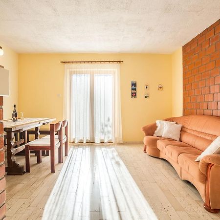 Apartment Srecko Вінішчє Екстер'єр фото