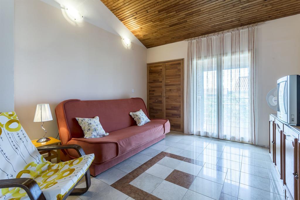 Apartment Srecko Вінішчє Екстер'єр фото
