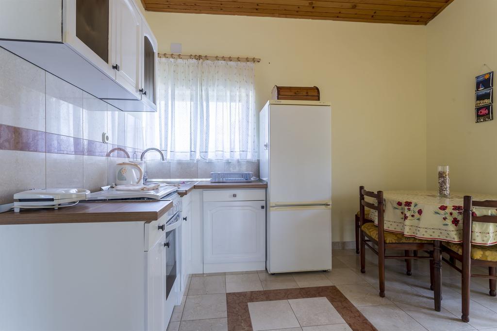 Apartment Srecko Вінішчє Екстер'єр фото